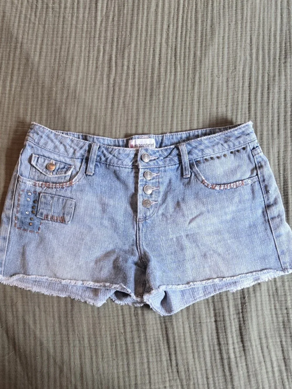 No Boundaries (Juniors Size 6) Light Blue Denim Shorts - Classic Cut